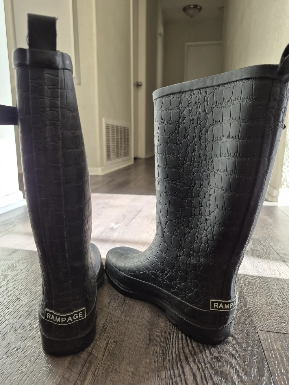 💕Rampage Textured Rain Boots with Buckle Accent Size 8💕